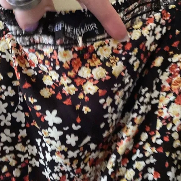 Women’s Shop Neighbor Los Angeles  Rose & Remington Boho Floral Print Top - Picture 8 of 10